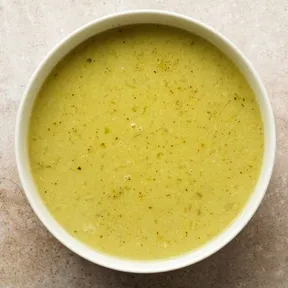 Photo of a bowl of leek-courgette soup