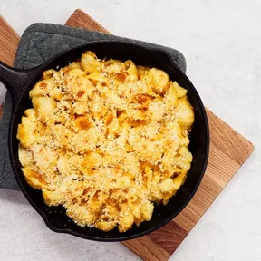 Foto van Vegan Mac & Cheese in een pan